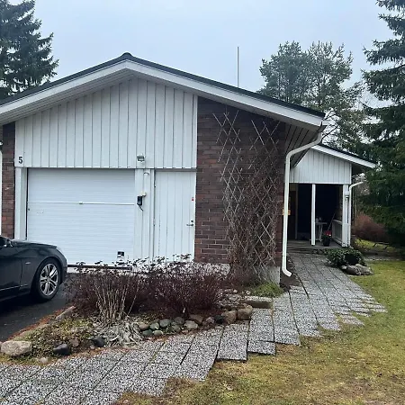 Quiet In A Great Location! * קמפלה