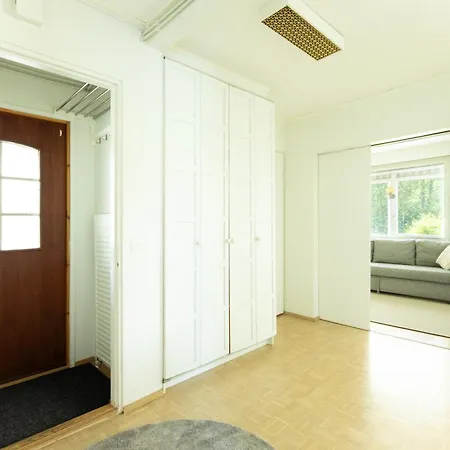 Quiet In A Great Location! Apartman
